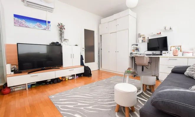 Недвижимость Квартира рядом с Млечным заводом: 2