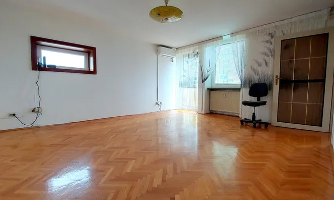 Недвижимость Квартира, 3 комнаты, Линхартова: 1