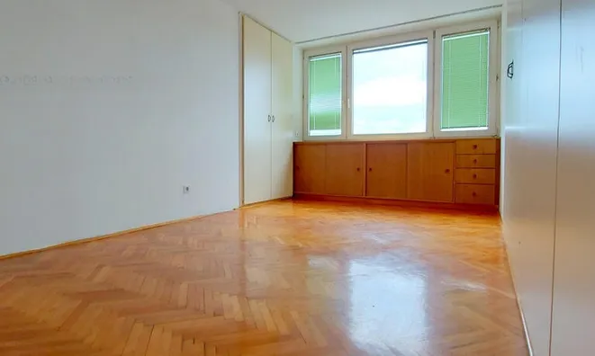 Недвижимость Квартира, 3 комнаты, Линхартова: 4