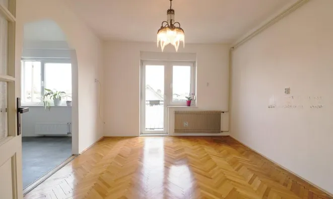 Недвижимость Квартира 3-комнатная, Ново Брдо: 2