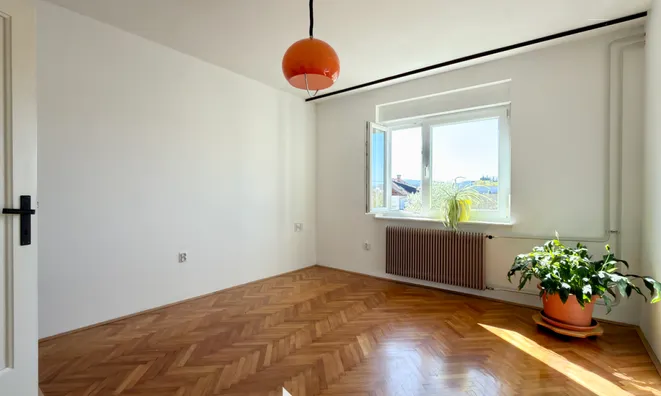 Недвижимость Квартира 3-комнатная, Ново Брдо: 4