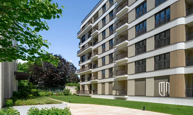 Недвижимость Квартира 4-комн. в центре: 12