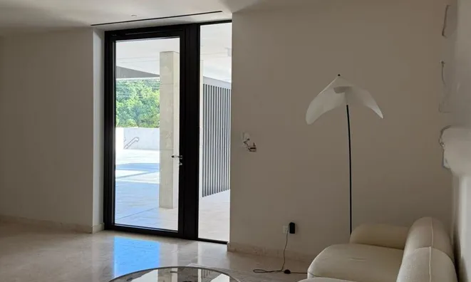 Недвижимость 4 Bedroom Penthouse Apartment for Sale in Potamos Germasogeias, Limassol: 3