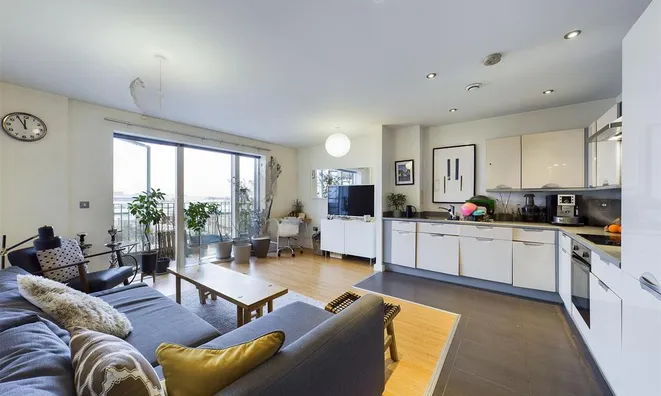 Недвижимость Luma Apartments, Central Way: 9