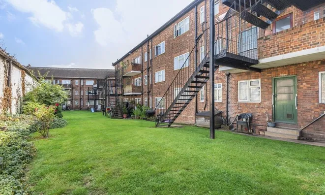 Недвижимость Lynton Road, Acton: 6