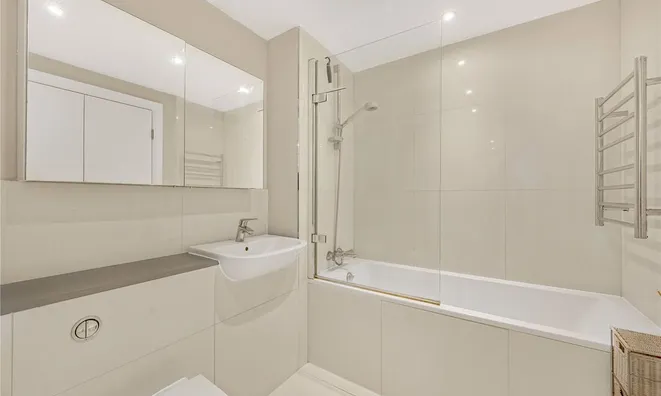 Недвижимость Carnwath Road: 3