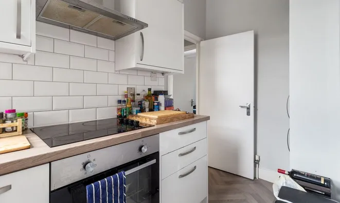 Недвижимость Kingsdown Road: 1