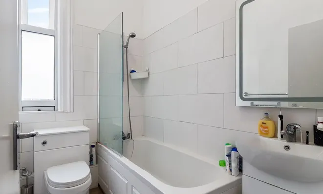 Недвижимость Kingsdown Road: 3