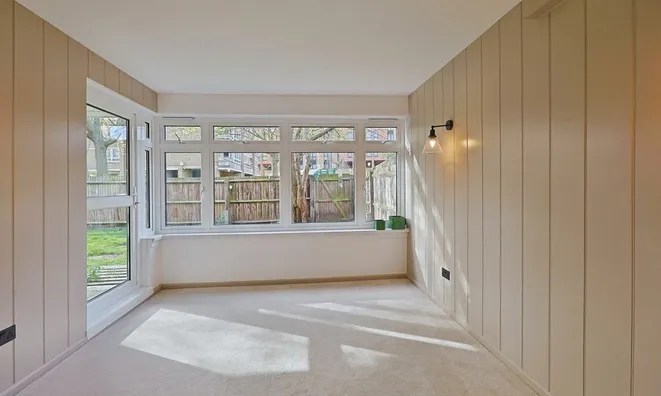 Недвижимость Shuttleworth Road: 1