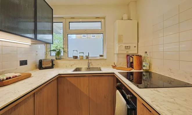 Недвижимость Shuttleworth Road: 12