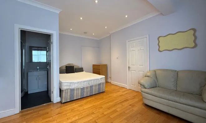 Недвижимость Upper Richmond Road: 5