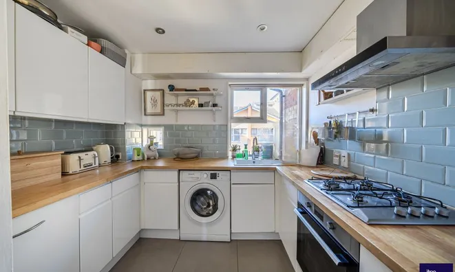 Недвижимость Highcroft Road: 6