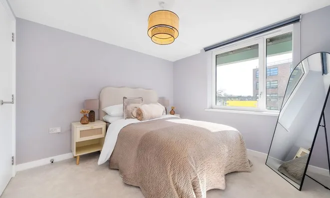 Недвижимость Clarence Avenue: 1