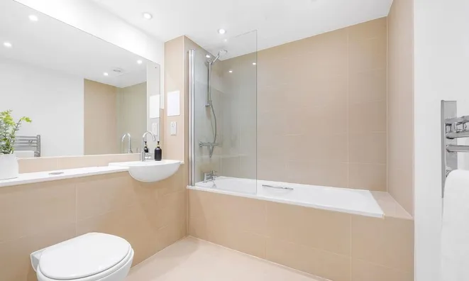 Недвижимость Clarence Avenue: 5