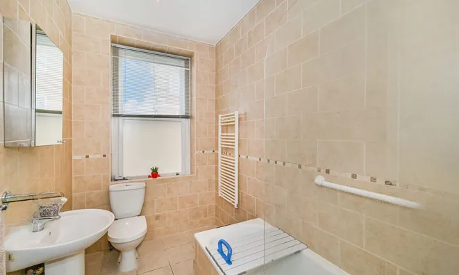 Недвижимость St Johns Hill: 4