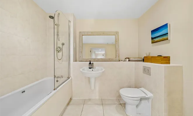 Недвижимость Hollyfield, Finsbury Park: 1