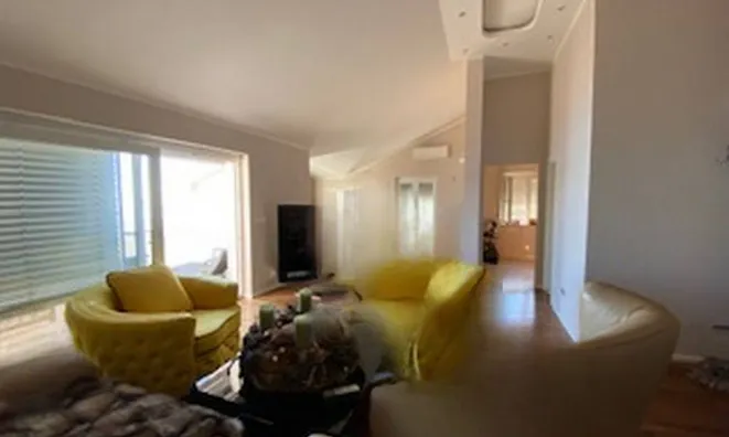 Недвижимость Трехкомнатная квартира в Центре: 2