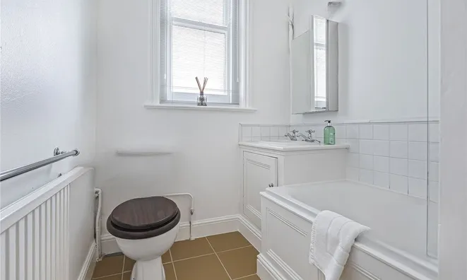 Недвижимость Cremorne Road: 2