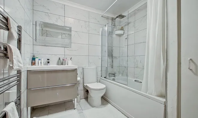 Недвижимость Ainsworth Close: 8