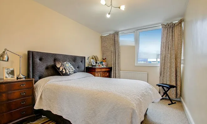 Недвижимость Ainsworth Close: 9