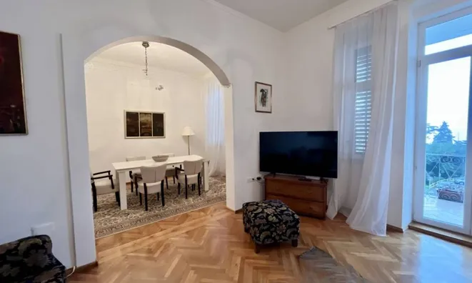 Недвижимость Трёхкомнатная квартира Центр: 3