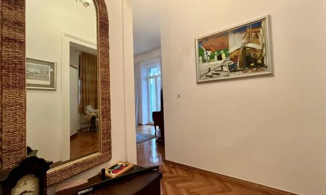 Недвижимость Трёхкомнатная квартира Центр: 10