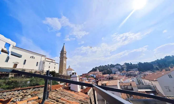 Недвижимость Четырёхкомнатная квартира с террасой в Пиране: 4