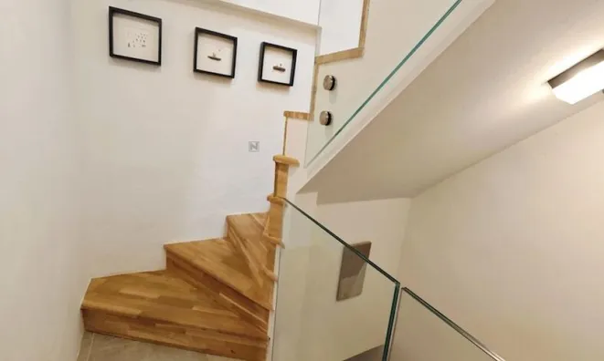 Недвижимость Четырёхкомнатная квартира с террасой в Пиране: 14