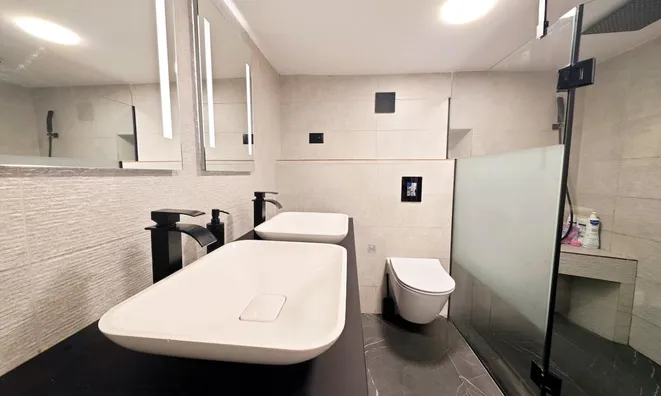 Недвижимость Четырёхкомнатная квартира с террасой в Пиране: 15