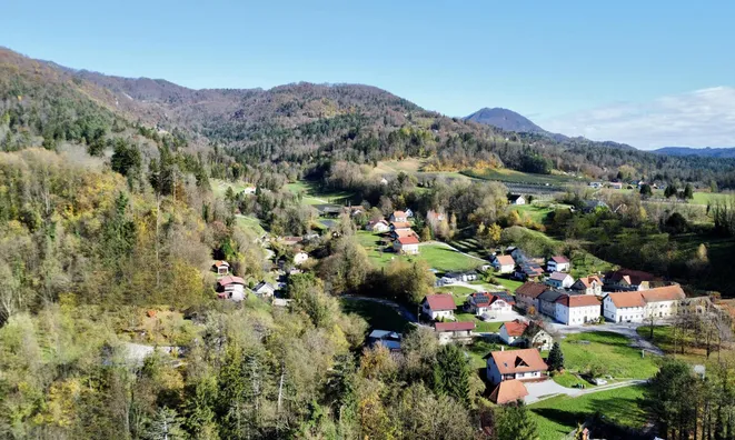 Недвижимость Лока при Зиданем Мосту: 26