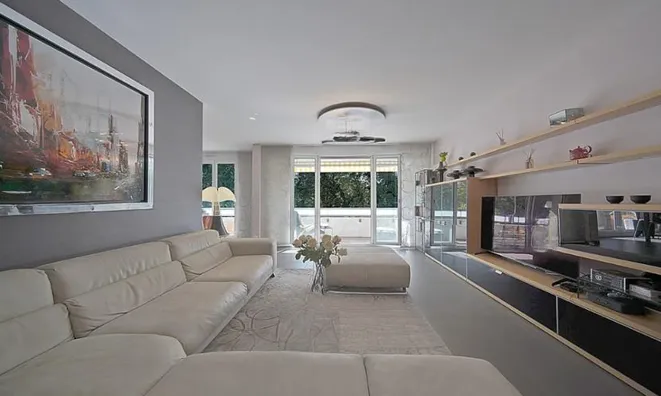 Недвижимость Apartment 5 rooms: 2