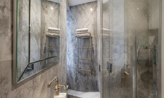 Недвижимость Empire House, North Terrace: 8