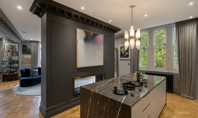Недвижимость Empire House, North Terrace: 16