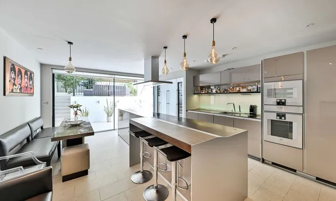 Недвижимость Oakfield Street: 10
