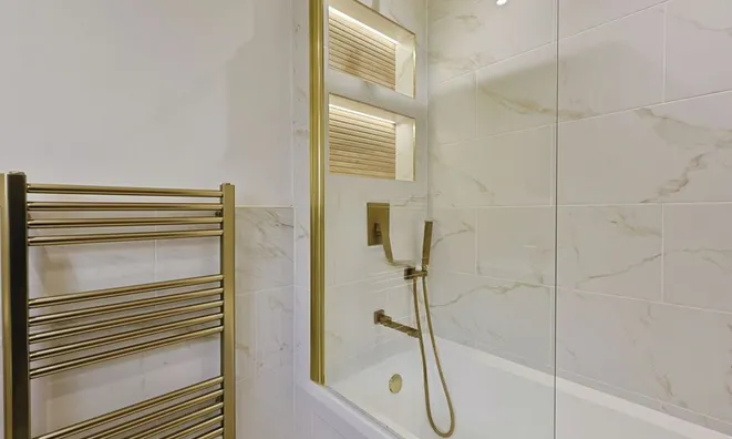 Недвижимость Elspeth Road: 5