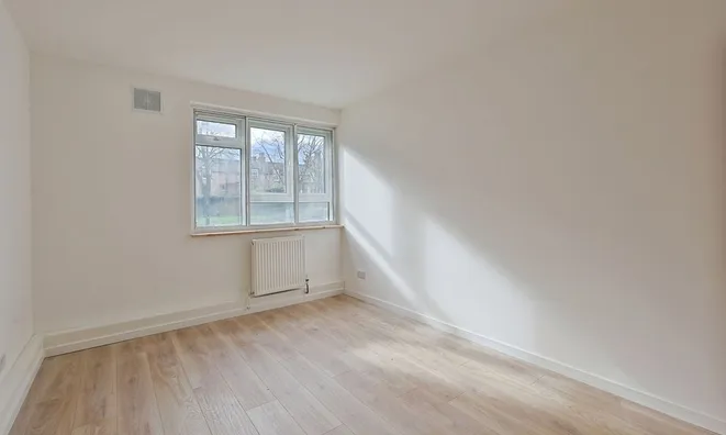 Недвижимость Elspeth Road: 7