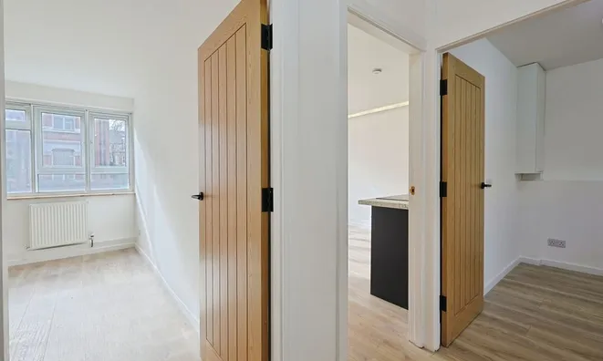 Недвижимость Elspeth Road: 10