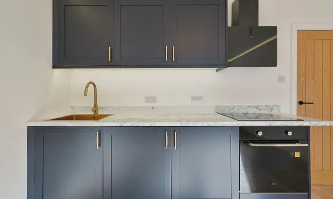 Недвижимость Elspeth Road: 11