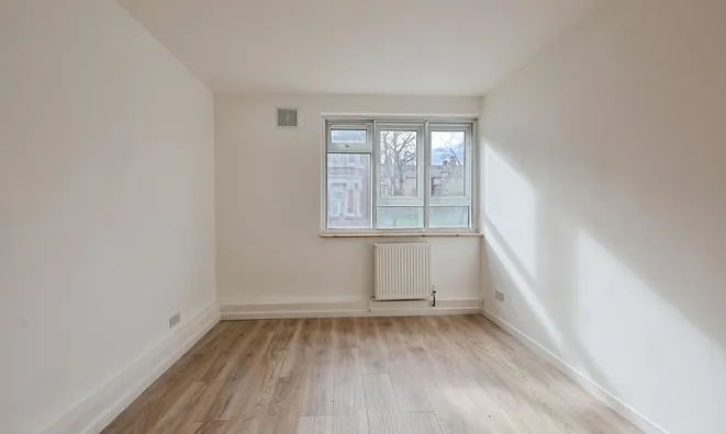 Недвижимость Elspeth Road: 13