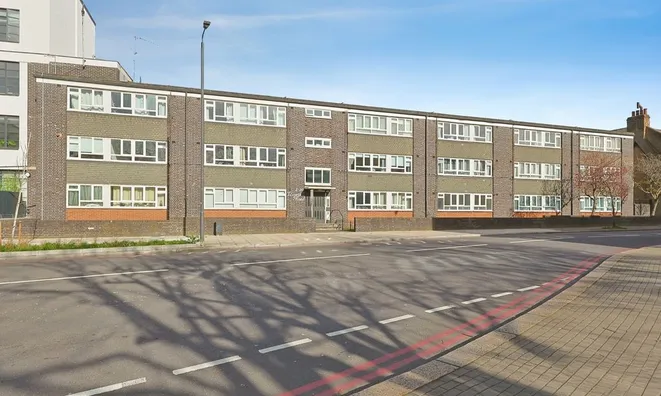 Недвижимость Elspeth Road: 14