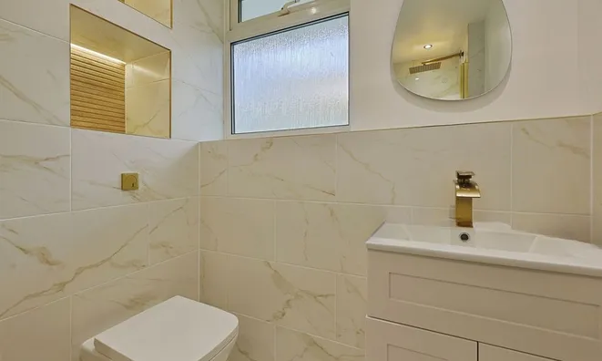 Недвижимость Elspeth Road: 20