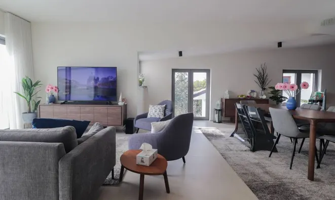 Недвижимость Четырёхкомнатная квартира в центре: 9