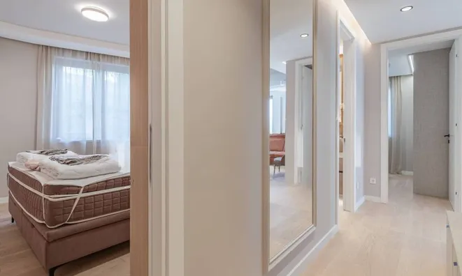 Недвижимость Трёхкомнатная квартира, центр: 3