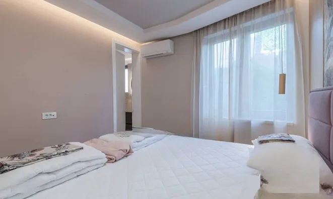 Недвижимость Трёхкомнатная квартира, центр: 5