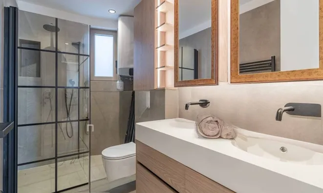 Недвижимость Трёхкомнатная квартира, центр: 7