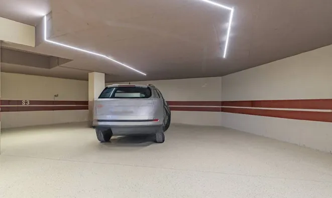 Недвижимость Трёхкомнатная квартира, центр: 8