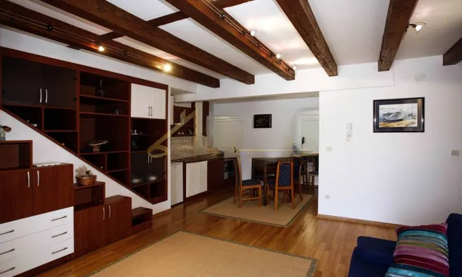 Недвижимость Многоквартирный дом Волоско: 6