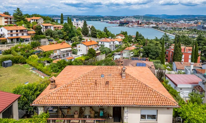 Недвижимость Дом в Копере: 1