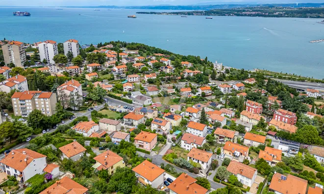 Недвижимость Дом в Копере: 12