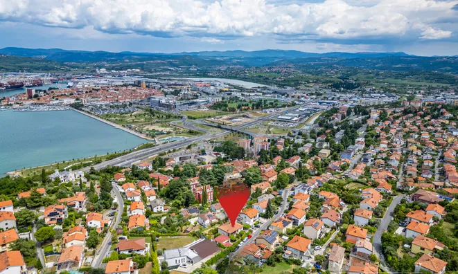 Недвижимость Дом в Копере: 13